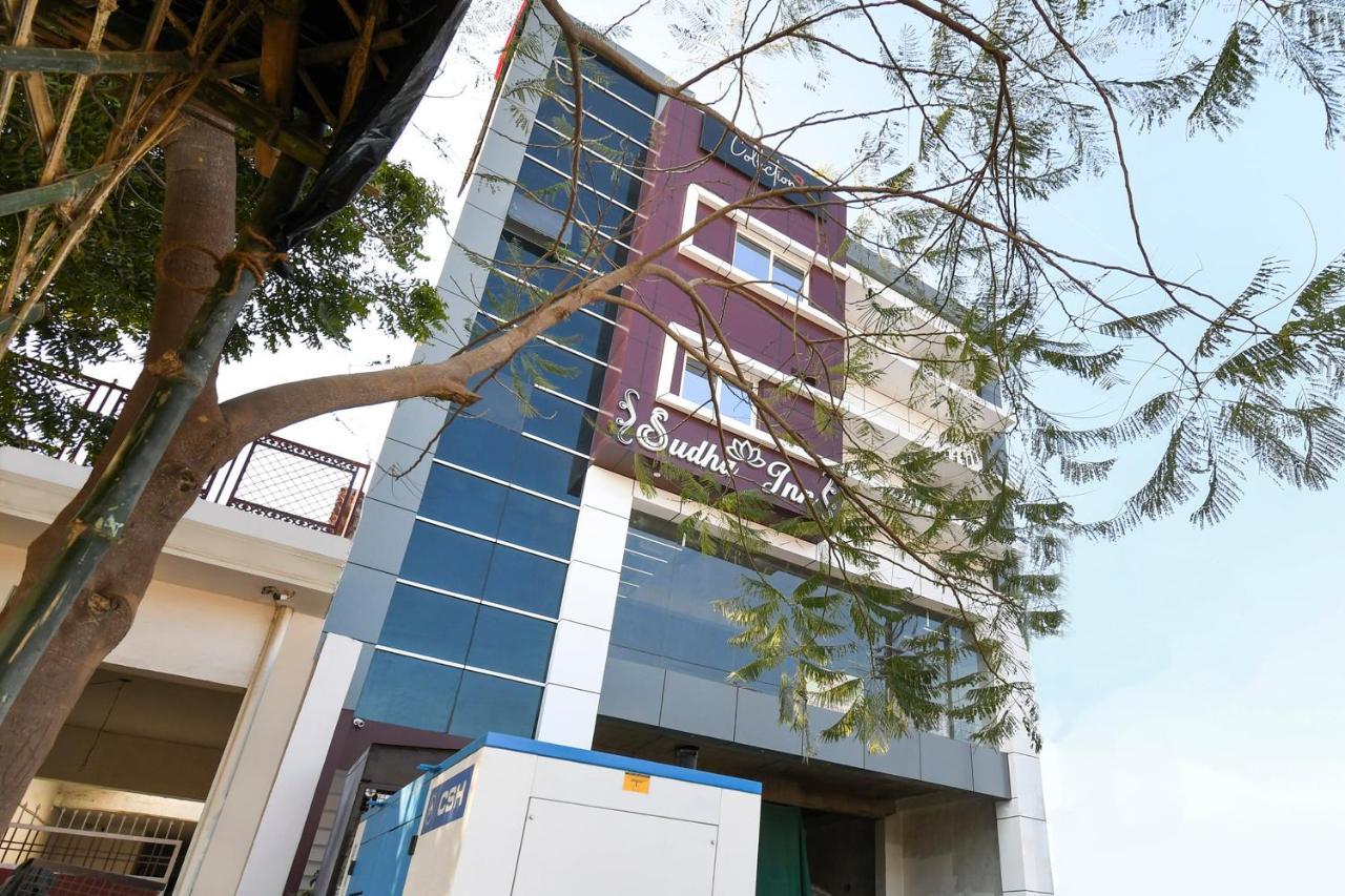 Capital O 70097 Sudha Inn Lucknow Exterior foto